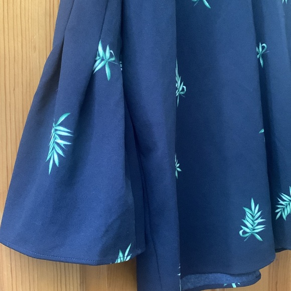 Ann Taylor Blouse - Size M - Picture 3 of 4